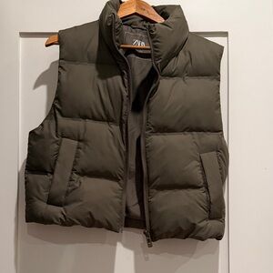 Zara Women’s Khaki Quilted Vest